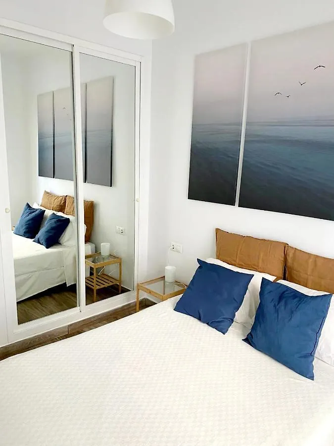 Beachfront Two-Bedroom Apartment In Fuengirola 0*,