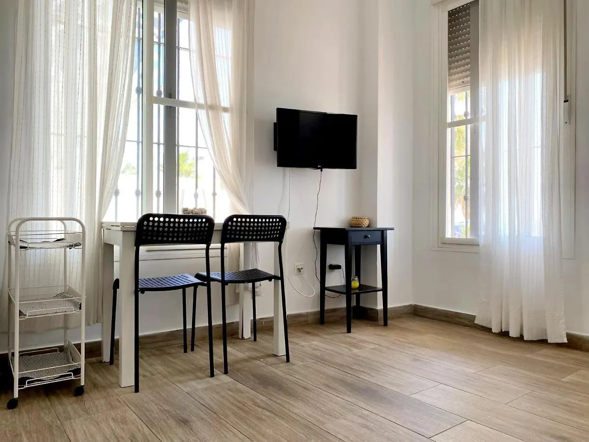 Beachfront Two-Bedroom Apartment In Fuengirola